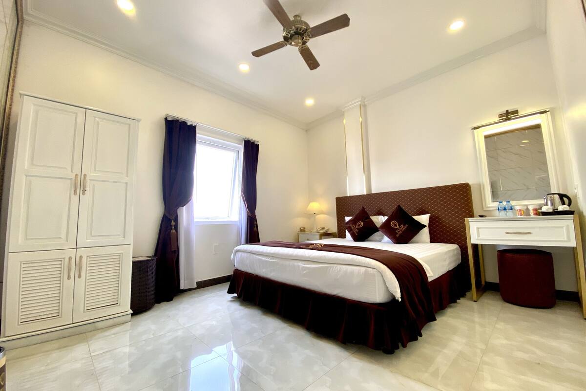 1 bedroom, minibar, in-room safe, desk