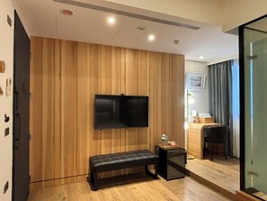 Standard Double Room, Non Smoking | Desk, soundproofing, free WiFi, bed sheets - Grange Inn (Taitung)