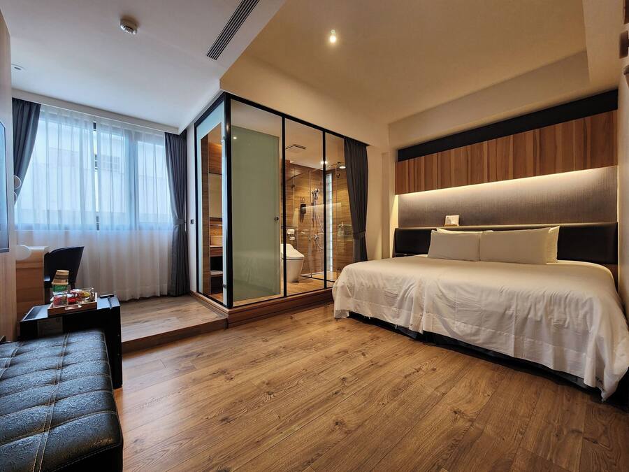 Standard Double Room, Non Smoking | Desk, soundproofing, free WiFi, bed sheets