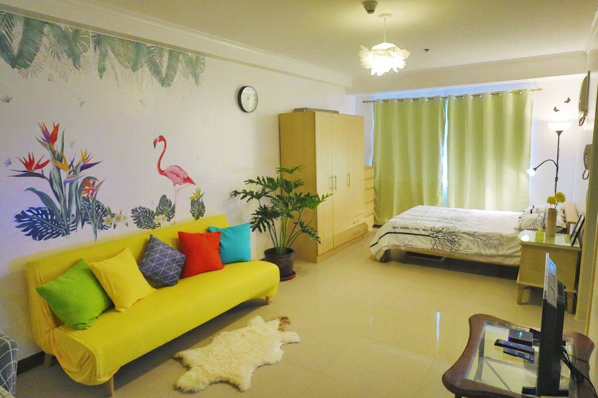 B06 | Desk, laptop workspace, free WiFi, bed sheets