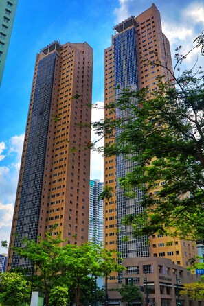 Exterior - South Of Market (Taguig)