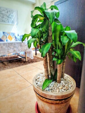 Desk, laptop workspace, free WiFi, bed sheets - McKinley Park Residences (Taguig)