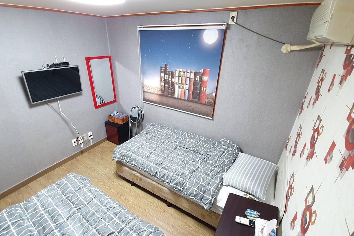 1 chambre, bureau, rideaux occultants, chambres insonorisées