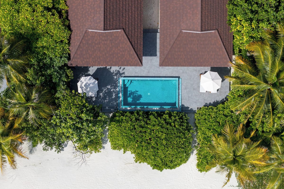 Two-bedroom Beach Villa | 1 soveværelse, italienske lagner fra Frette, premium-sengetøj, minibar