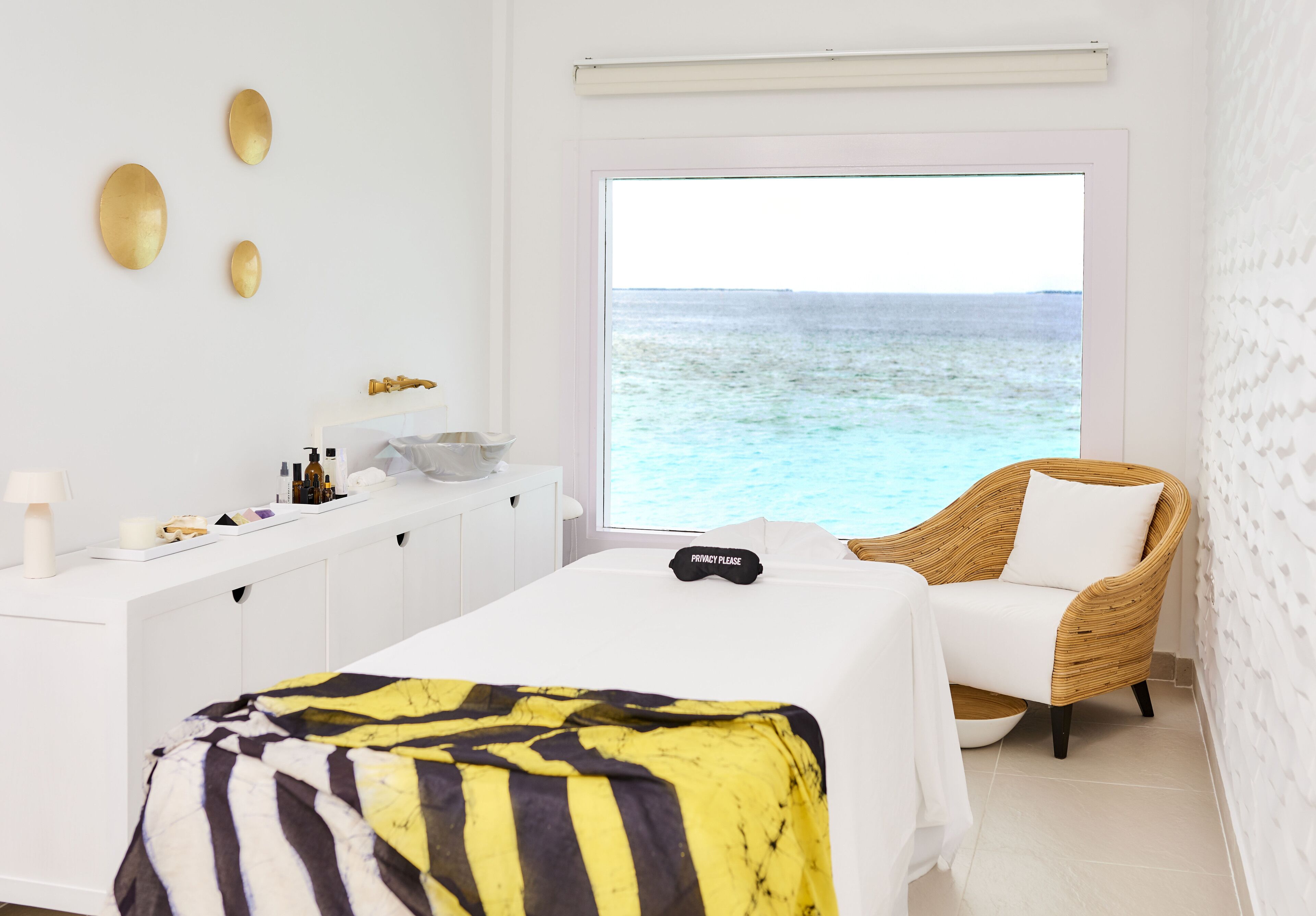 Couples treatment rooms, sauna, hot tub, steam room, hot springs