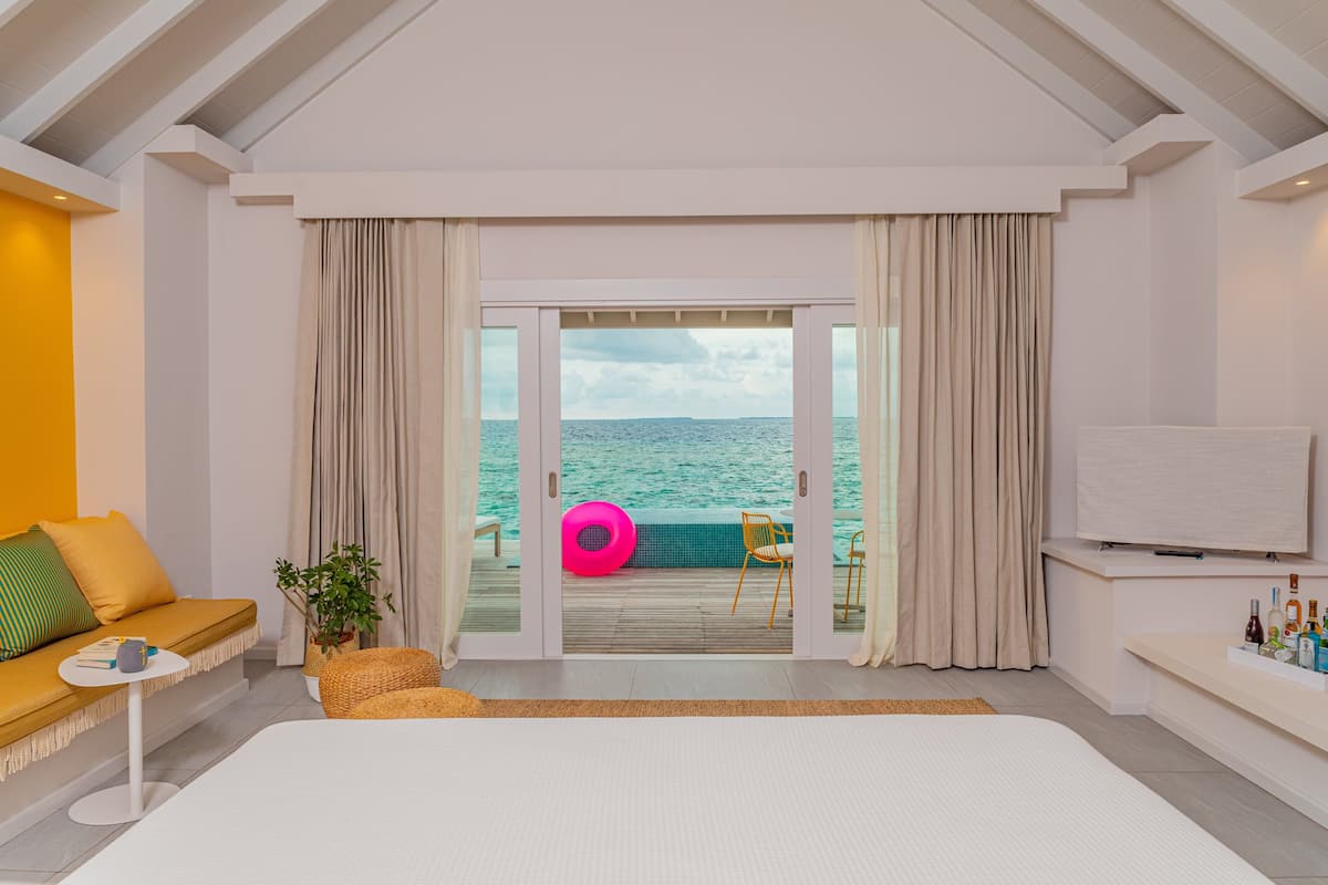 Frette Italian sheets, premium bedding, minibar, in-room safe