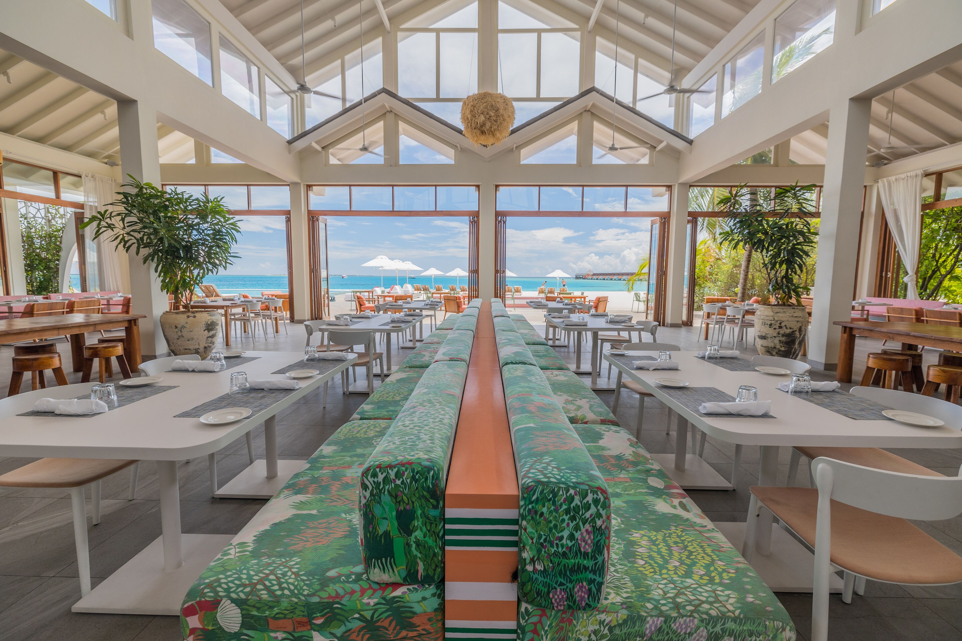 4 restaurants, breakfast, lunch, dinner served; local cuisine