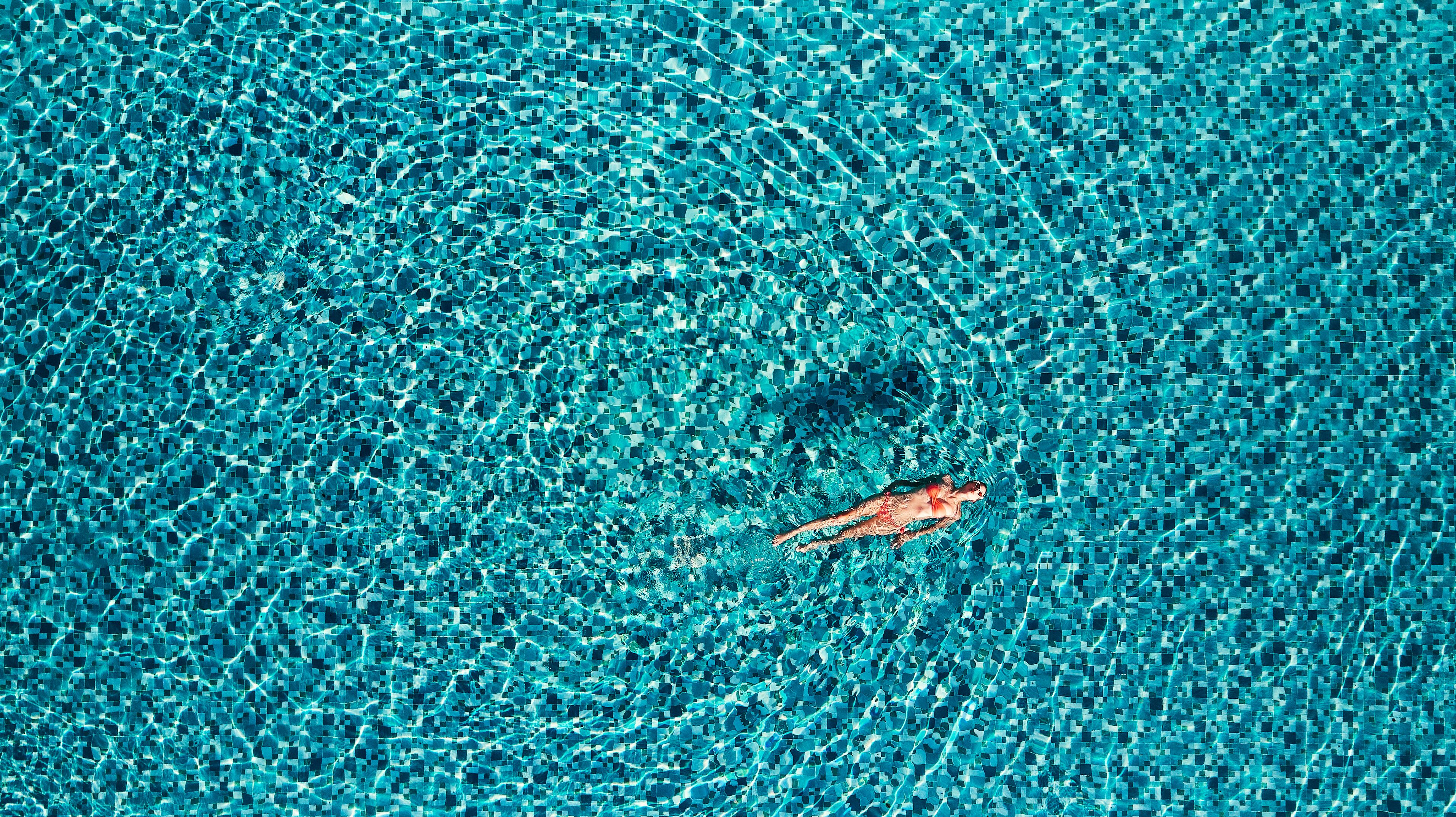 2 outdoor pools, open 10:00 am to midnight, pool umbrellas