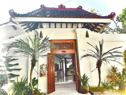 ジョグジャカルタ トロピカーナ ヴィラ