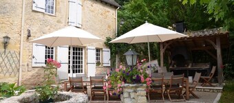 Authentic and comfortable house with heated indoor pool (from April to November)