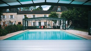 A heated pool - Authentic and comfortable house with heated indoor pool (from April to November) (Domme)
