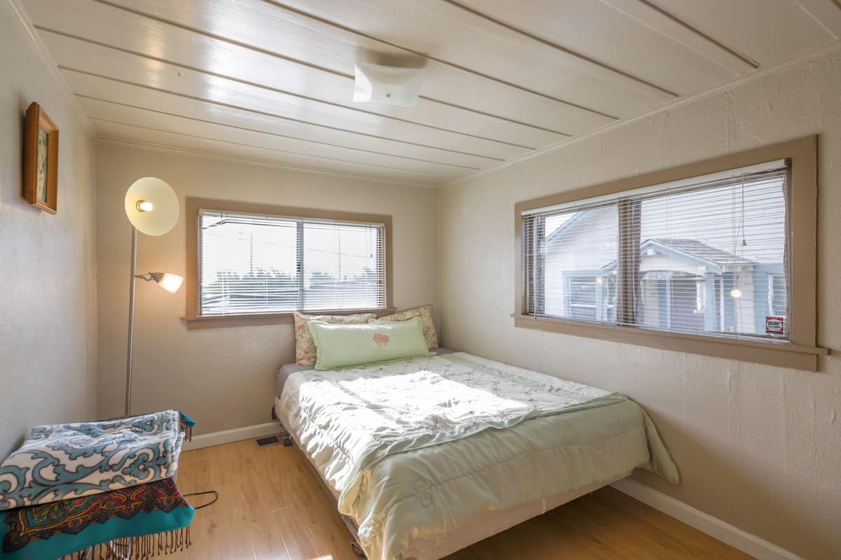 House | 3 bedrooms, iron/ironing board, bed sheets