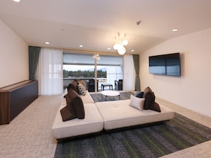 [Non Smoking] Luxury Twin Room (4F - Grande Floor) 70sqm | In-room safe, desk, free WiFi, bed sheets - Kijima Kogen Hotel (Beppu)