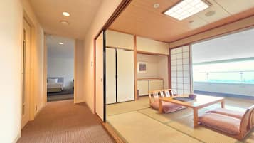 Habitación, no fumadores (Japanese Western, 4F, 8 Tatami-mats) | Caja fuerte, escritorio, wifi gratis y ropa de cama