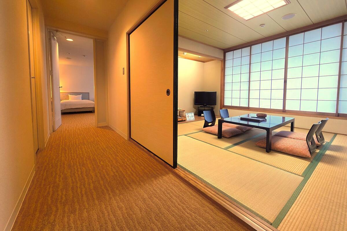 [Non Smoking] Japanese Western-Style Room (2F) 8 Tatami-mats | In-room safe, desk, WiFi (free), bed sheets
