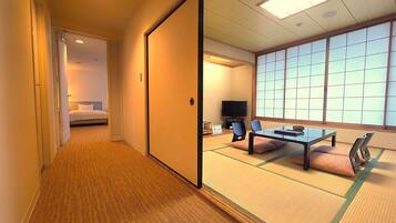 In-room safe, desk, free WiFi, bed sheets