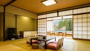 Quarto em estilo japonês, para não fumantes (2F, 15 Tatami-mats) | Cofres nos quartos, escrivaninha, Wi-Fi de cortesia, roupa de cama