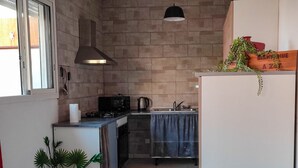 Private kitchen - The Saint-louis River villa Cattleya  (La Rivière Saint-Louis)