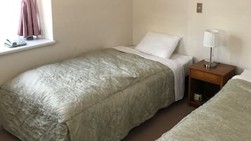 Basic Twin Room | Free WiFi