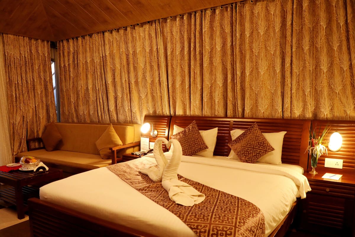 1 bedroom, in-room safe, iron/ironing board, free WiFi