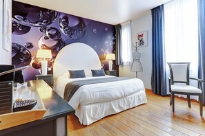 Double Room (Intemporelle) | Individually decorated, individually furnished, desk, blackout drapes - Domaine Sacret Champagne Chambre d'hôtes (Aÿ-Champagne)