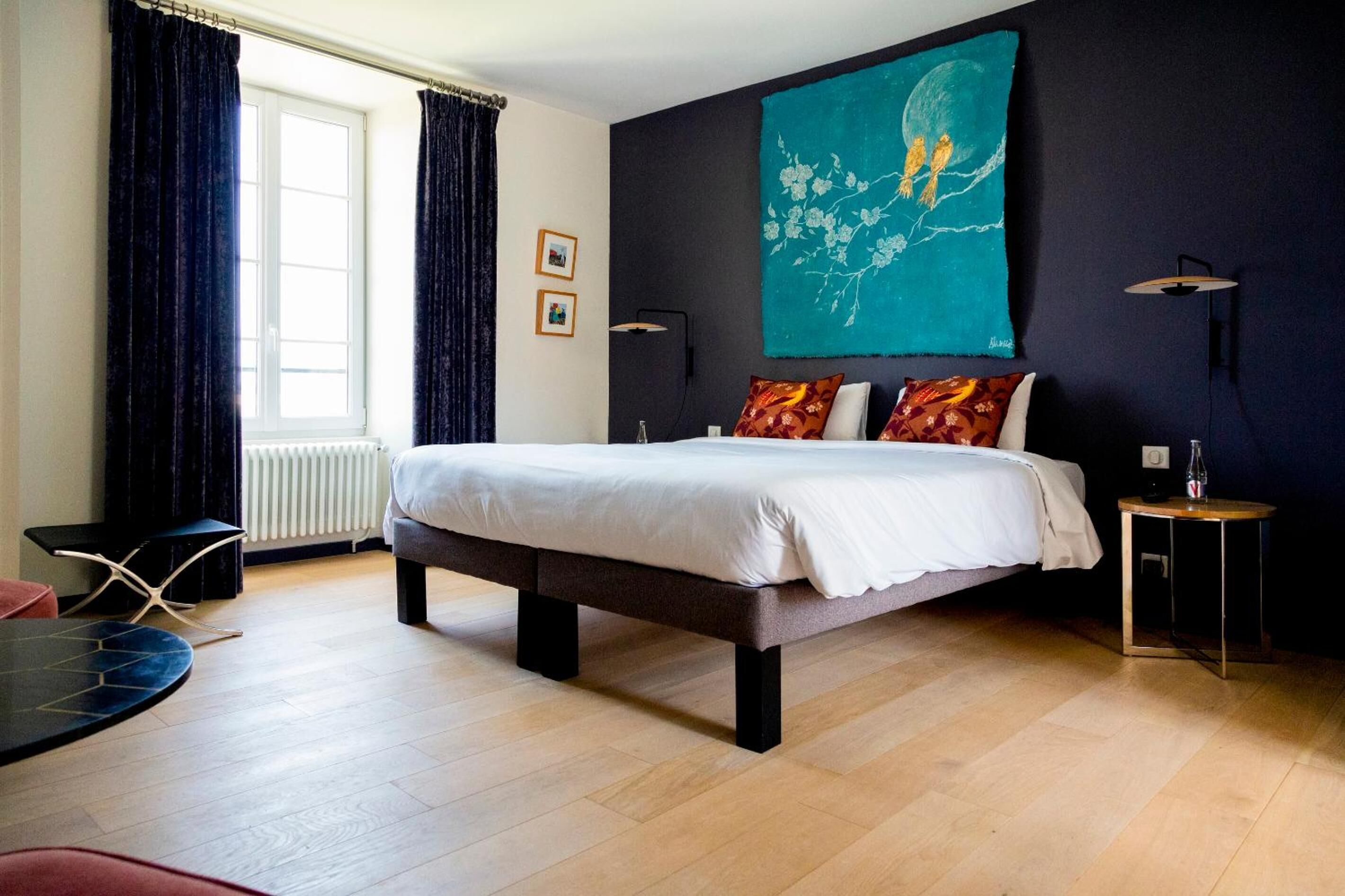 1 bedroom, individually decorated, individually furnished