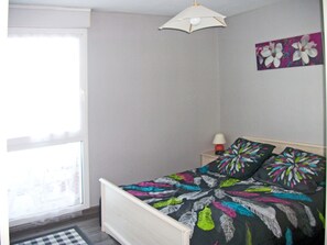 2 slaapkamers, een strijkplank/strijkijzer, wifi