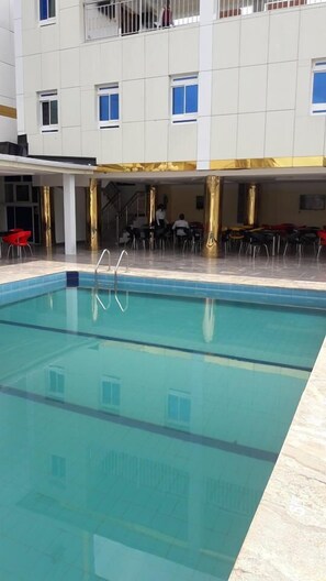 Outdoor pool - Immaculate Golden Hotels Limited (Owerri)