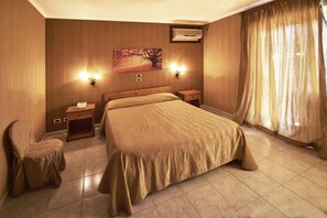 Double Room | Blackout drapes, free WiFi, bed sheets