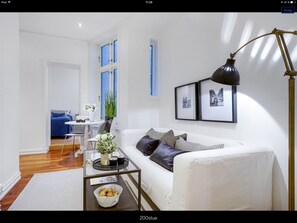 Appartement, 1 lit jumeau, non-fumeur | Aire de séjour | Téléviseur à écran plat