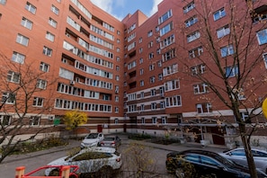 1 bedroom, premium bedding, down duvets, desk