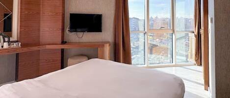 Superior Double Room, 1 King Bed, Non Smoking, City View | Premium bedding, iron/ironing board, free WiFi