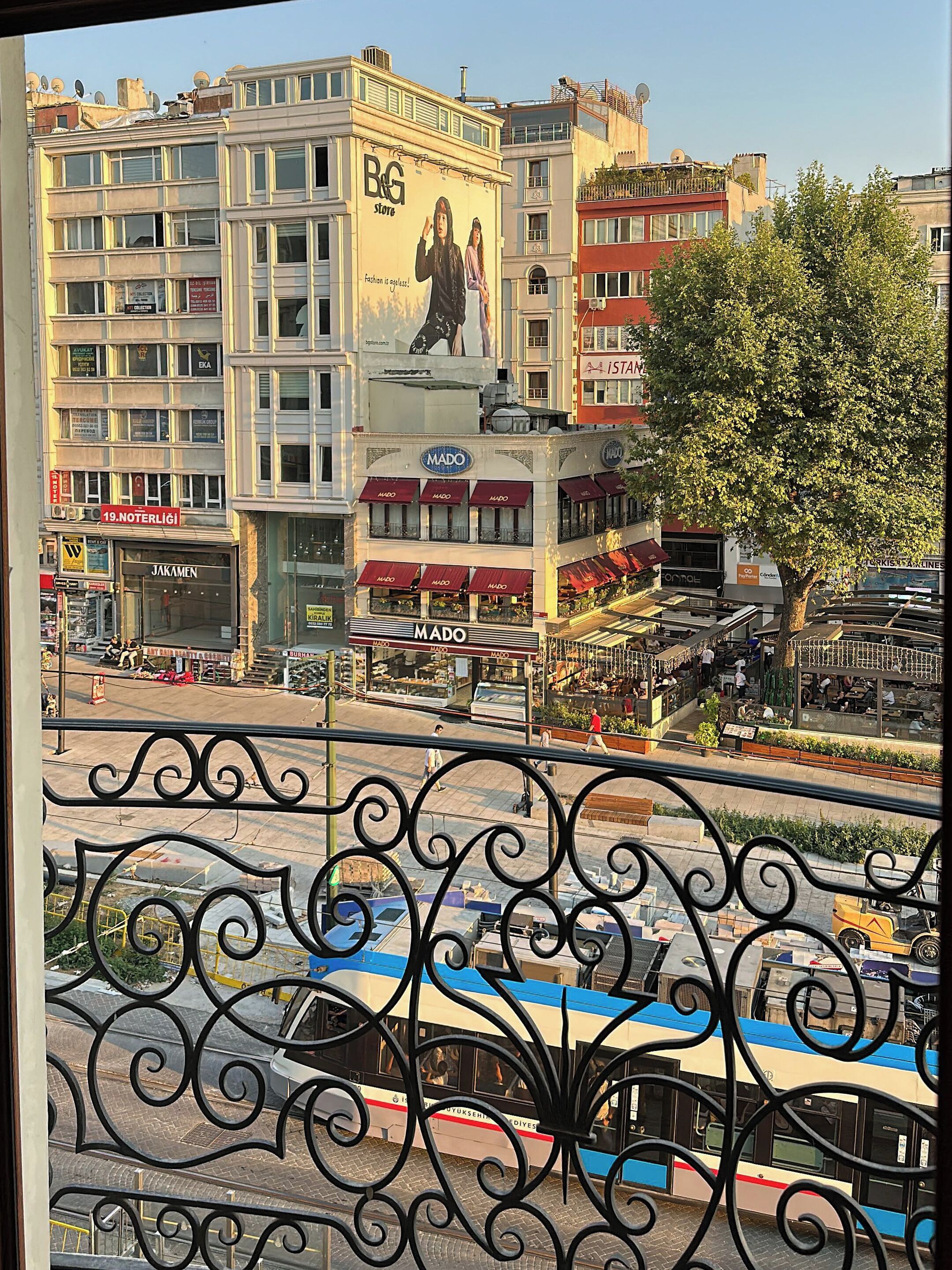 Economy Double Room | Peralatan tempat tidur premium, seterika/papan seterika, Wi-fi percuma 