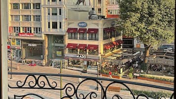 Economy Double Room | Peralatan tempat tidur premium, seterika/papan seterika, Wi-fi percuma