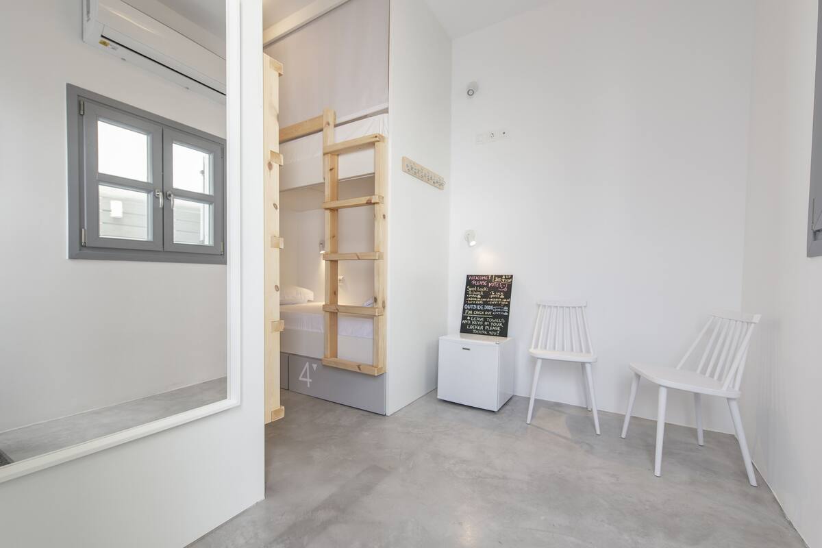 Minibar, caja de seguridad en la habitación y sistema de insonorización 