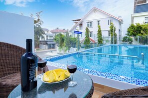 Deluxe Villa, Multiple Bedrooms, Pool Access | Living area