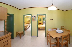 Studio | Living area | TV - Remezzo Apartments (Kefalonia)