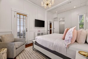 3 Schlafzimmer, Schreibtisch, Bügeleisen/Bügelbrett, kostenloses WLAN