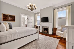 3 slaapkamers, een bureau, een strijkplank/strijkijzer, gratis wifi