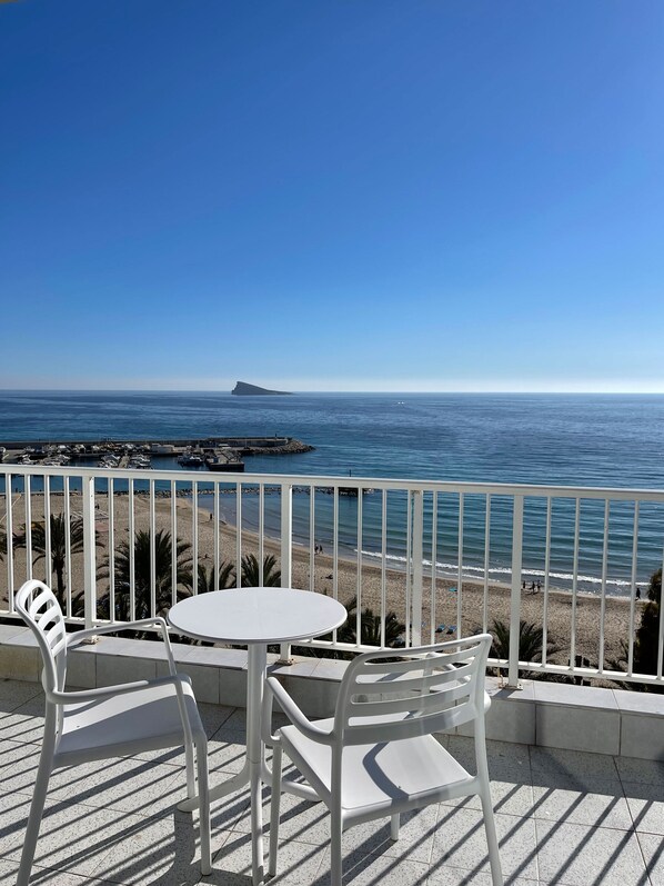 Superior Room, Ocean View, Tower | Terrace/patio - Hotel Flats Friends Mar Blau (Benidorm)