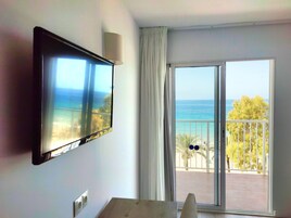 Superior Room, Ocean View, Tower | Desk, blackout drapes, free WiFi, bed sheets