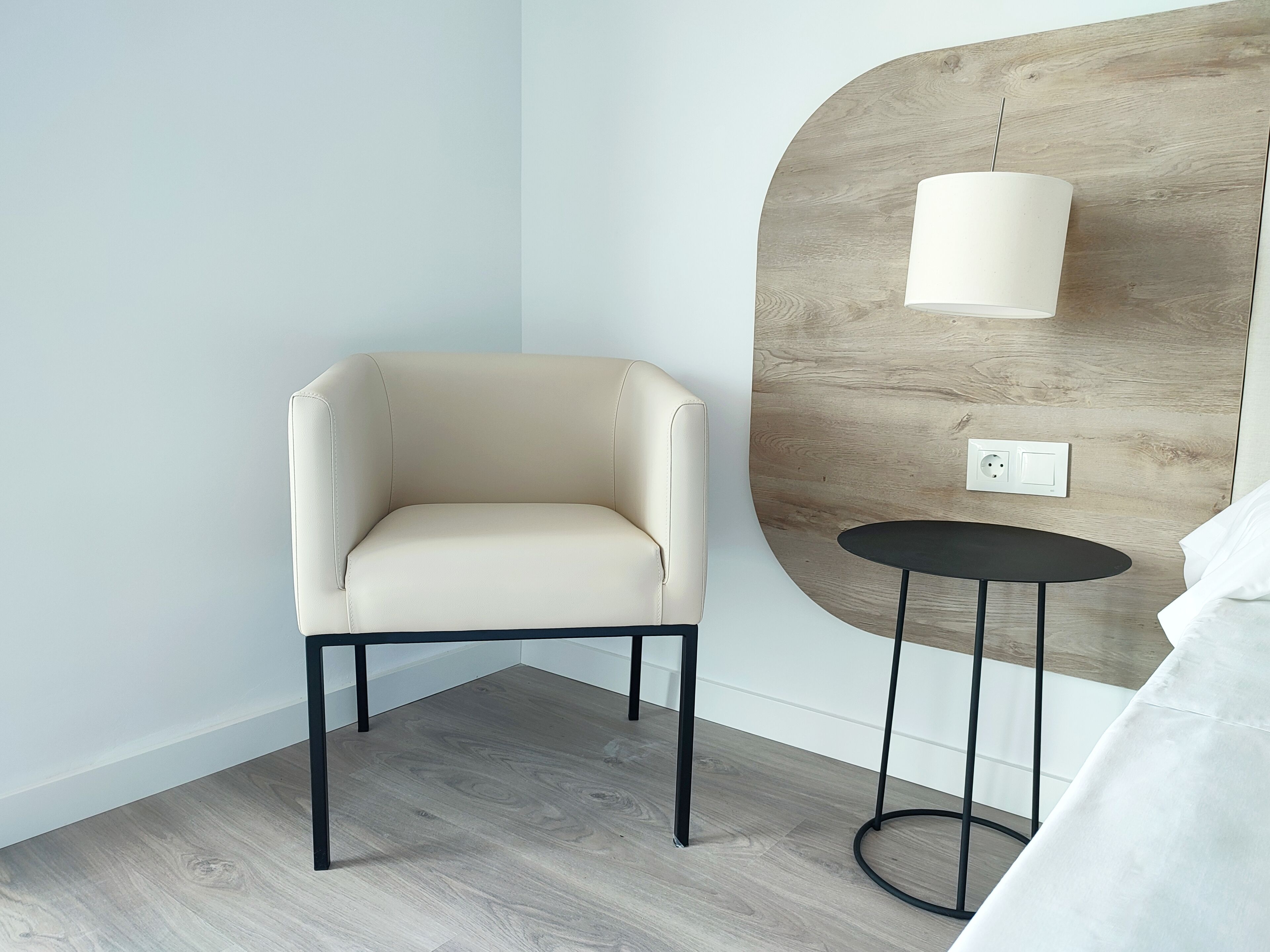 desk, blackout curtains, free wifi, bed sheets