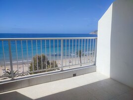 Habitación superior, vistas al mar, en una planta alta | Terraza o patio