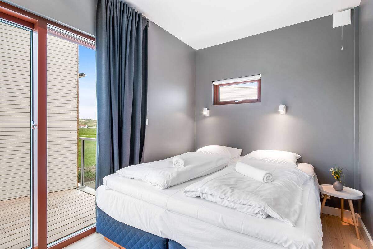 Deluxe Apartment, Multiple Beds, Non Smoking | Premium bedding, soundproofing, WiFi (free), individually decorated