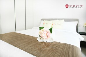 3 bedrooms, desk, blackout curtains, iron/ironing board - Pinnacle Tower (Johor Bahru)