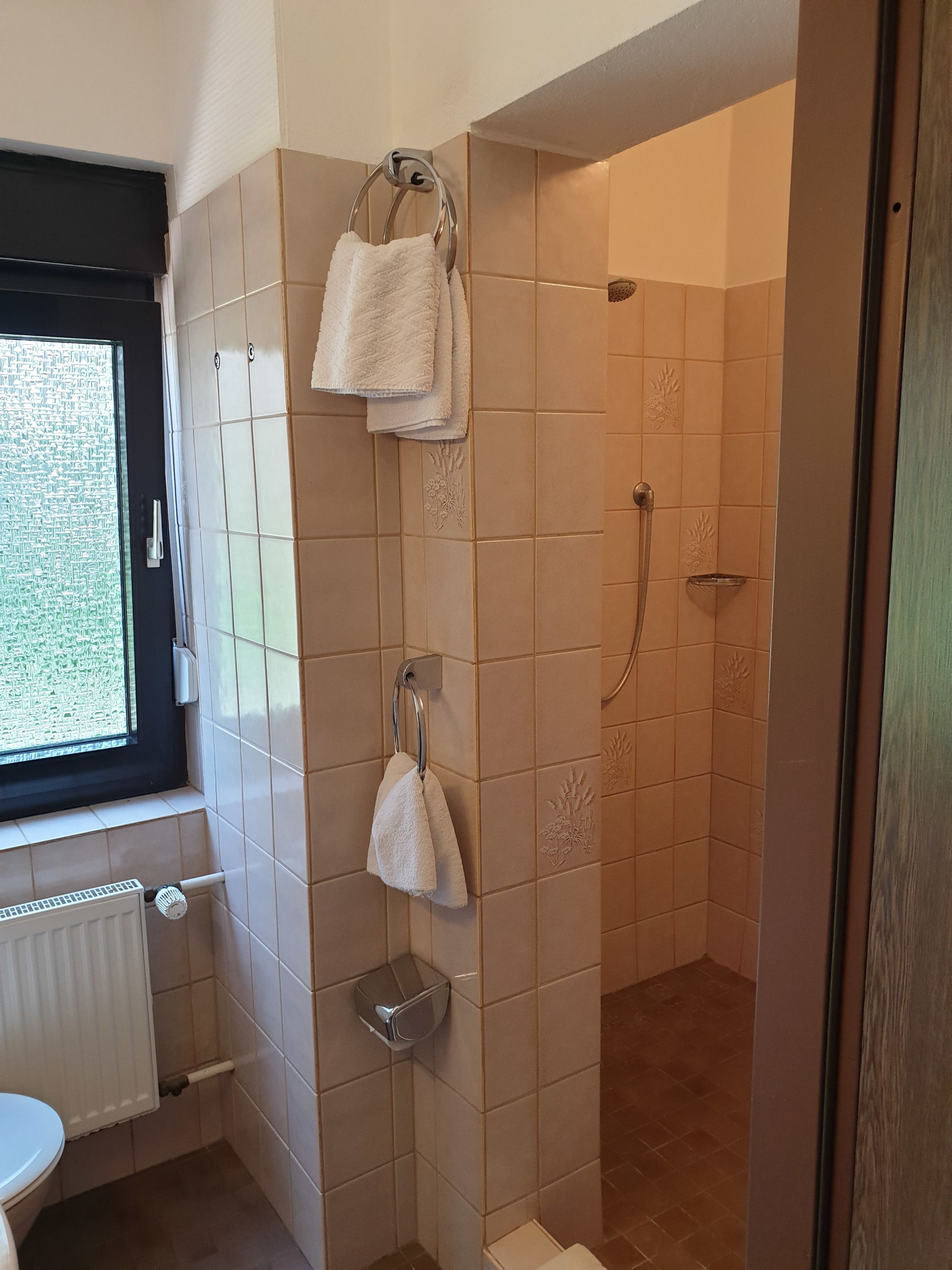 family quadruple room, 2 bedrooms | bathroom | shower, towels