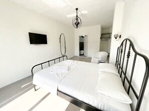 Dobbeltrom – deluxe, lanai, bassengutsikt | Lydisolert og sengetøy