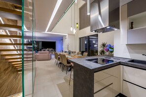 Villa, 4 Bedrooms, Sea View | Private kitchen
