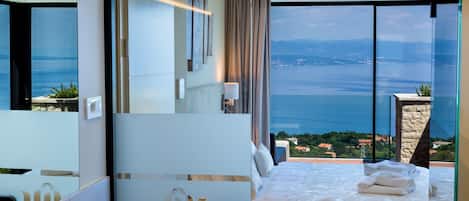 Villa, 4 habitaciones, vista al mar | 4 habitaciones y ropa de cama de alta calidad