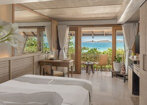 Sapphire (Deluxe Ocean View Suite) | Minibar, free WiFi, bed sheets - Vivere Azure (Mabini)